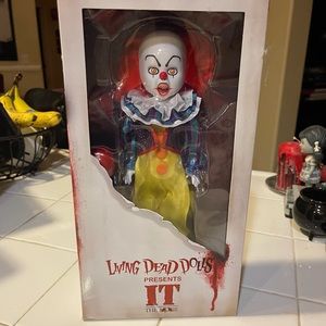 MEZCO Living Dead Doll Pennywise the Clown from IT